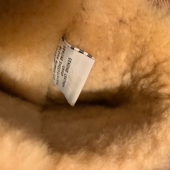 UGG - Picture 4 of 4
